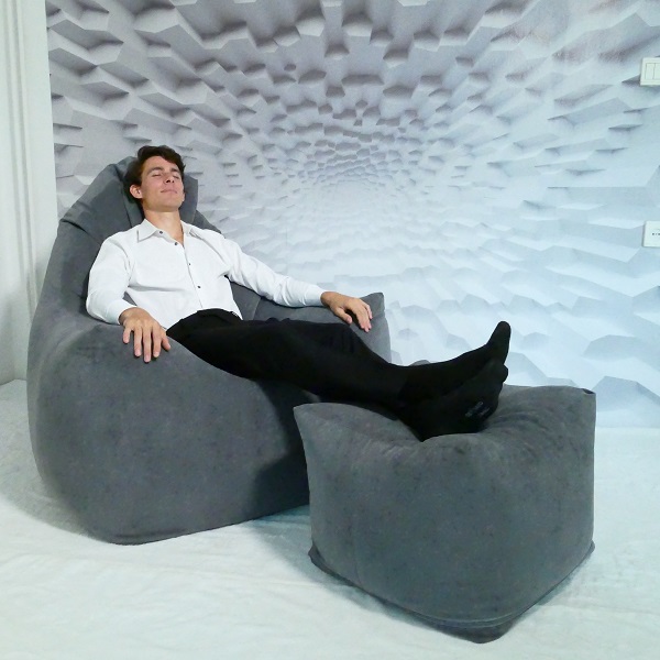 relax-max-babzsakfotel-1 Nagy fehér műszőr babzsákfotel lábtartóval